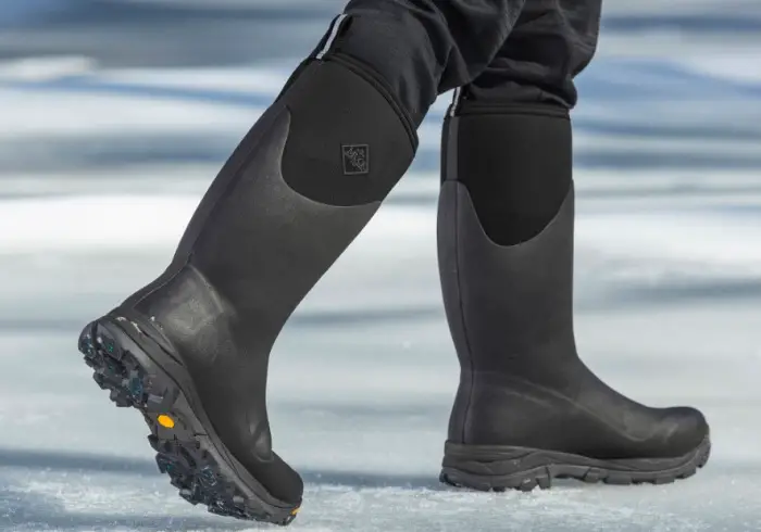 Muck snow boots