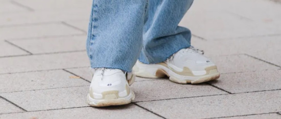 sneakers with straight leg jeans