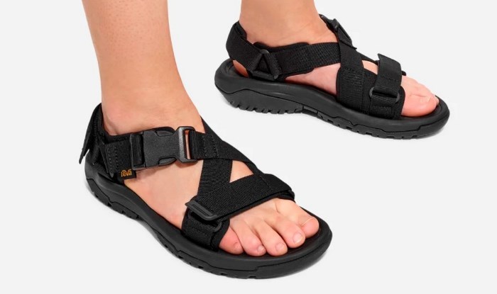 Do Tevas Run Big, Small Or True To Size? Teva Sizing Chart | Chooze Shoes